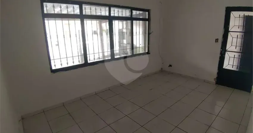 Casa com 2 quartos para alugar na Rua das Imbiras, 1067, Vila Mazzei, São Paulo