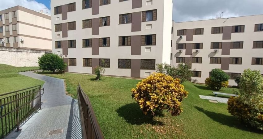 Apartamento em excelente localização, no Edifício Alphaville II, Av. Alexandre Rasgulaeff 3821, próximo ao supermercados cidade Canção da Avenida Morangueira e praça Ouro Preto.