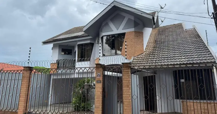 Sobrado com edicula, conforto,amplo ! região de grande valorização -zona 08