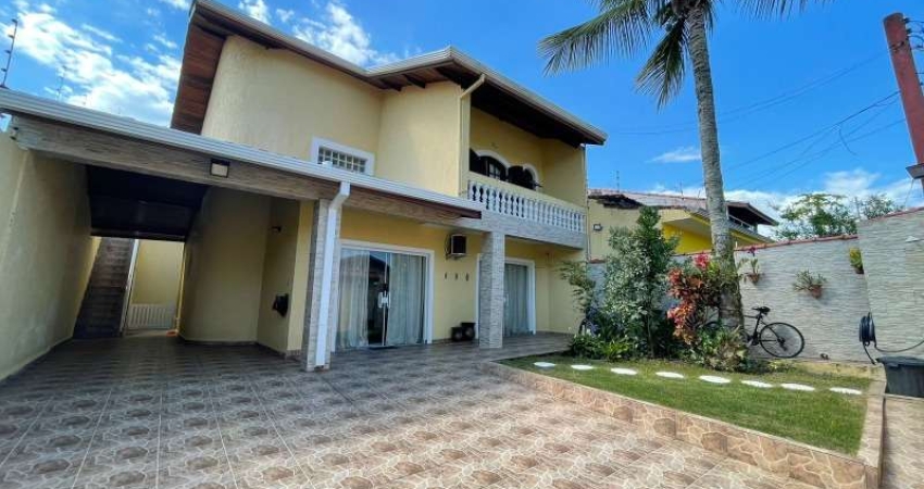 Casa com 4 quartos à venda na Belmira Novaes, Peruíbe 