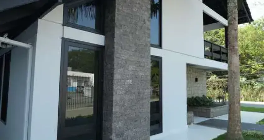 Casa com 4 quartos à venda no Floresta, Joinville 