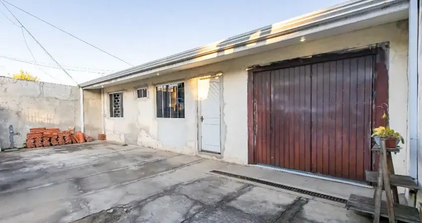 Casa não averbada AT 330m², AU 170m², Xaxim, Curitiba/PR