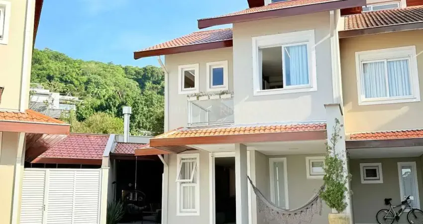 CASA EM CONDOMÍNIO FECHADO