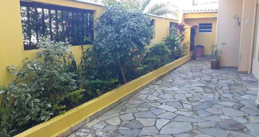Sobrado em Condomínio- Frente para o mar