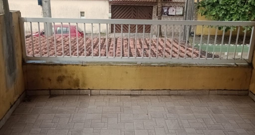 SOBRADO COM 3 DORMITÓRIOS NA PRIMEIRA QUADRA DA PRAIA
