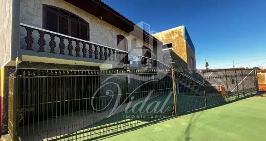 SOBRADO COM PISCINA A VENDA NO BOM SUCESSO