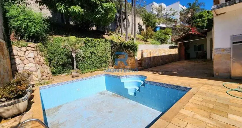 Casa com 5 quartos para Alugar, 384 m² - Santa Lúcia