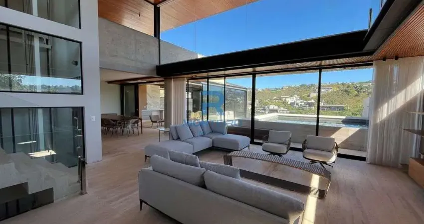 Casa com 4 Quartos à Venda, 700 m² - Vale dos Cristais