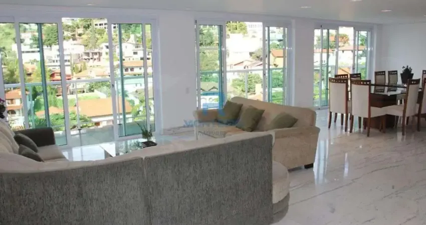 Casa com 10 quartos alugar no Mangabeiras com piscina