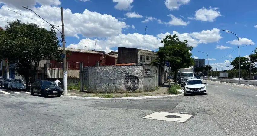 Excelente terreno de esquina com 180 metros quadrados