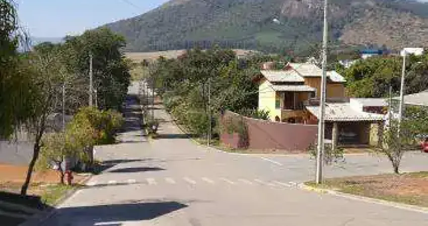 Belíssimo Terreno com 374 m2 no Residencial Alvorada