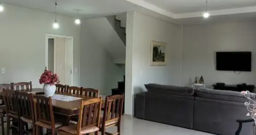 Residencial dos Lagos Casa com 4 Suítes, Escritório e 5 vagas, OCASIÃO! Zona Sul Bragança