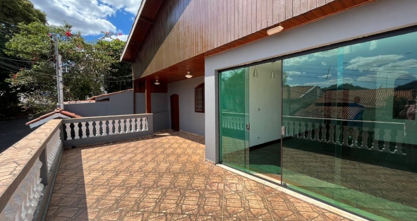 Jardim Europa Casa com 4 quartos (3 suítes), Escritório,  6 vagas