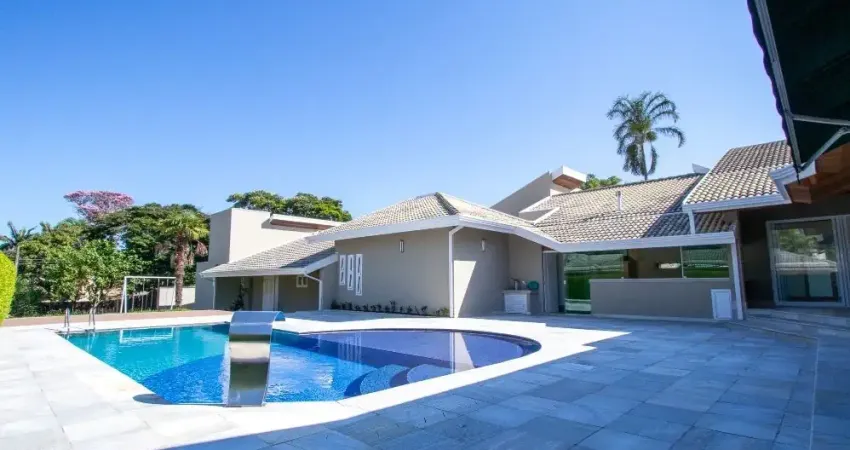 Condomínio Rosário de Fátima Casa Térrea com 4 Suítes em terreno com 2.148 m2