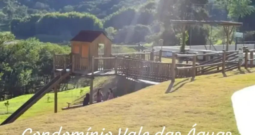 Condomínio vale das águas casa térrea com 3 suítes, piscina aquecida e 4 vagas