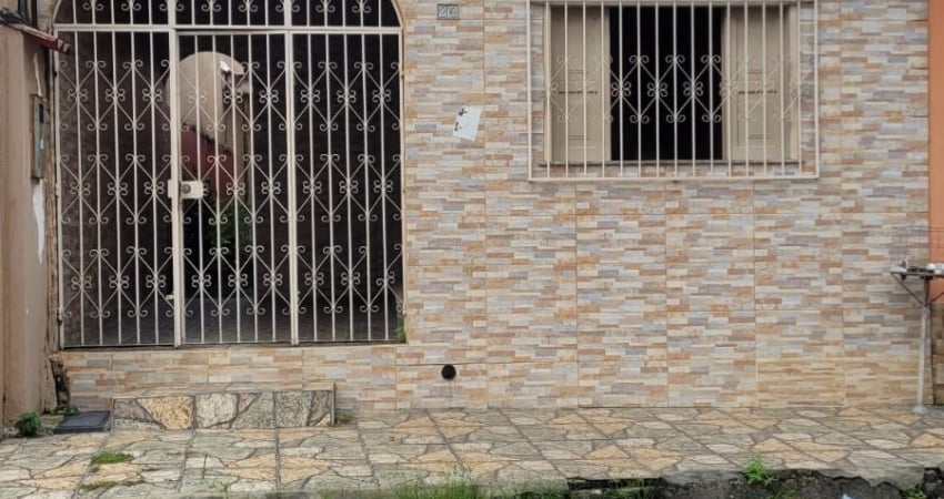 Vendo: 2 casas com duas entradas e saídas no mesmo terreno