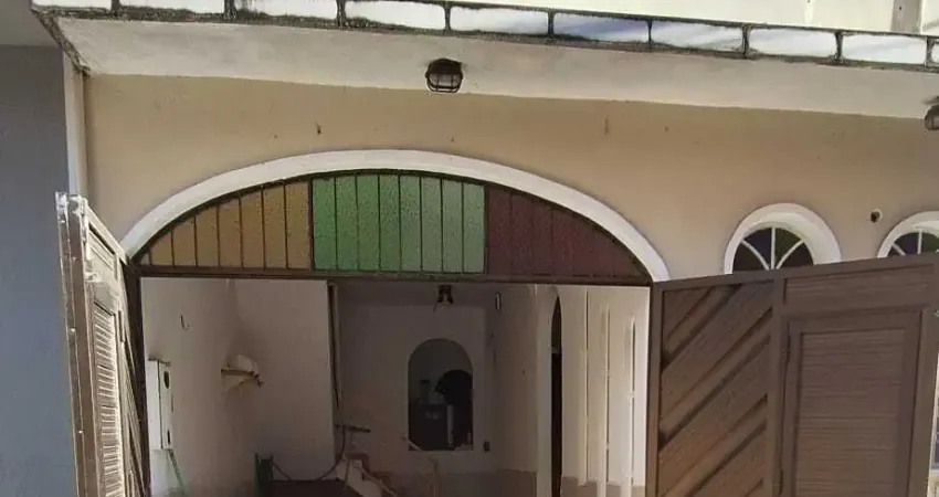 Vendo casa com 3 andares no centro de manaus pronta para morar