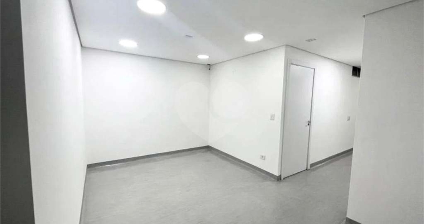 Locação 3 conjuntos comerciais Paraíso ,162 mts   ,6 salas ,3 banheiros ,uma copa