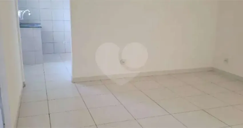 Casa com 3 quartos para alugar na Rua Tuparaquara, 28, Vila Carrão, São Paulo