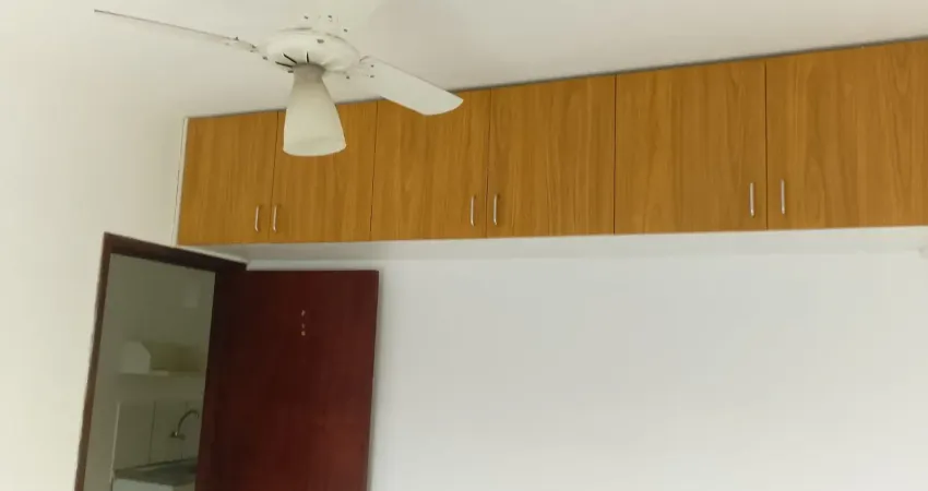 Casa térrea 2 cômodos amplos sala conjugada cozinha. vila andrade!