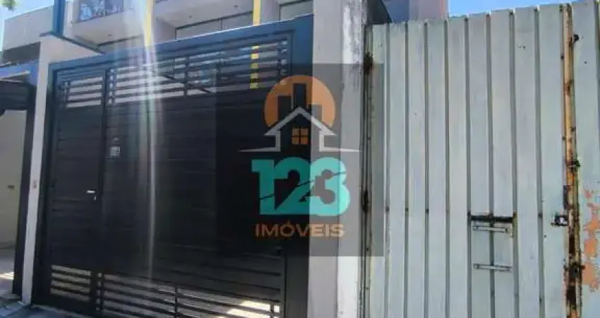 Sobrado 3 dorms, 2 banheiros, sala, cozinha, sacada e 3 vagas de garagem