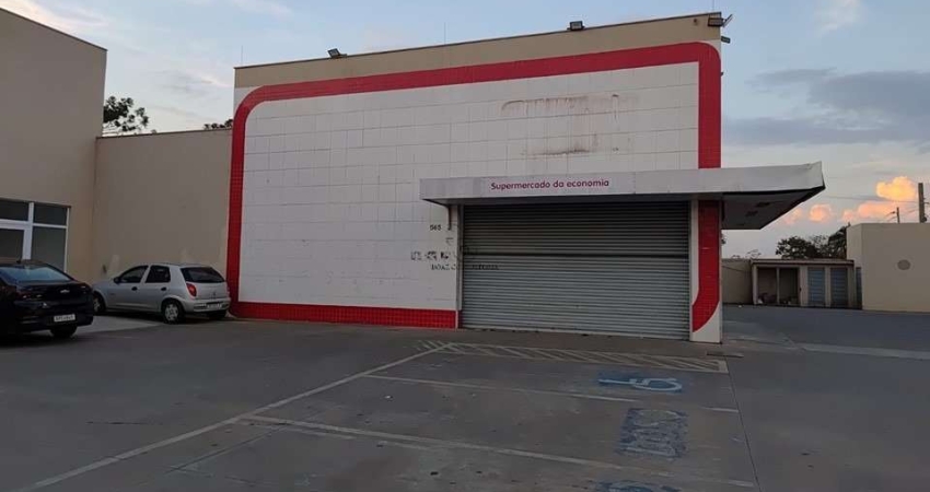 Loja para alugar em Araçoiaba da Serra de 850.00m² com 24 Garagens