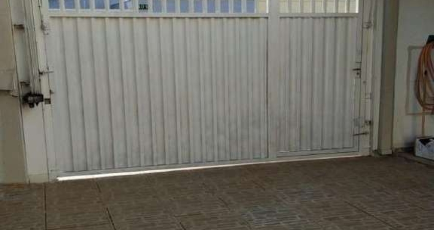 Casa para alugar em Centro de 250.00m² com 3 Quartos, 2 Suites e 4 Garagens