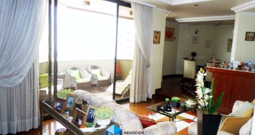Apartamento para venda em Centro de 200.00m² com 4 Quartos, 2 Suites e 2 Garagens