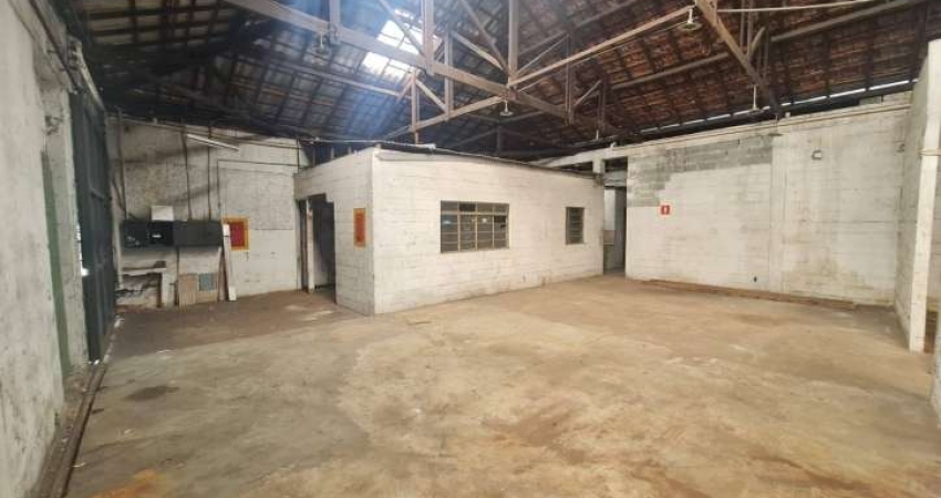 Galpão / Depósito / Armazém para alugar em Centro de 600.00m²