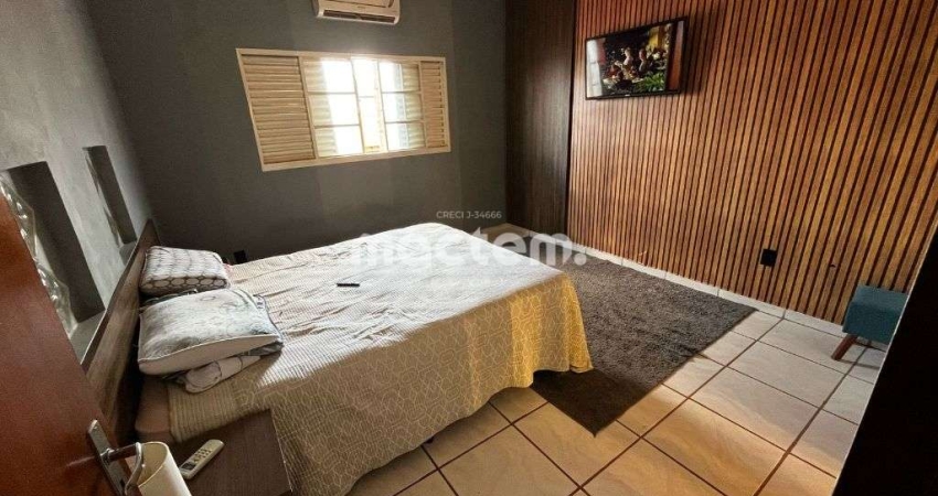 Sobrado para venda em Jardim Ouro Branco de 216.00m² com 3 Quartos, 2 Suites e 2 Garagens