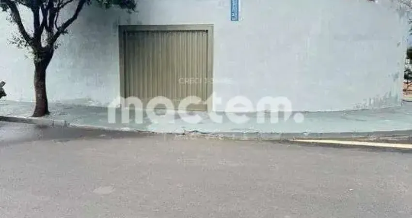 Sobrado para venda em Parque Dos Flamboyans de 210.00m² com 4 Quartos e 4 Garagens