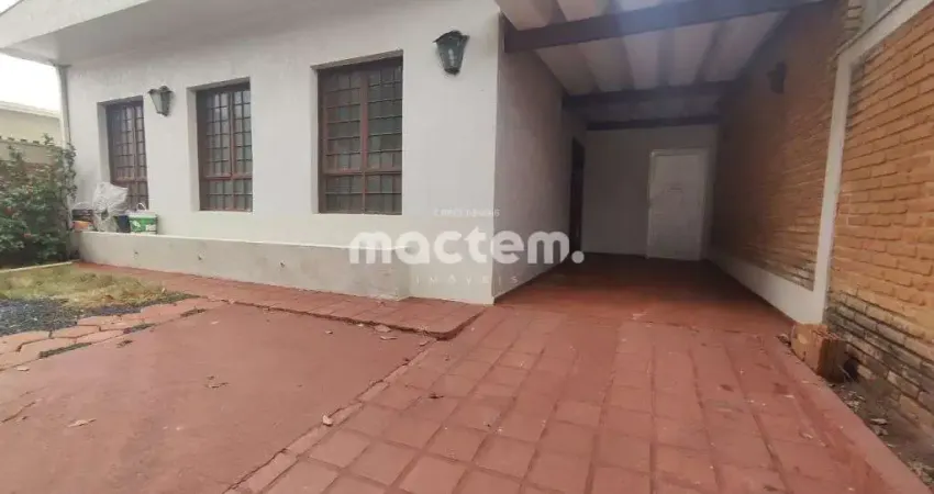 Casa para venda em Jardim São Luiz de 196.00m² com 3 Quartos, 1 Suite e 2 Garagens