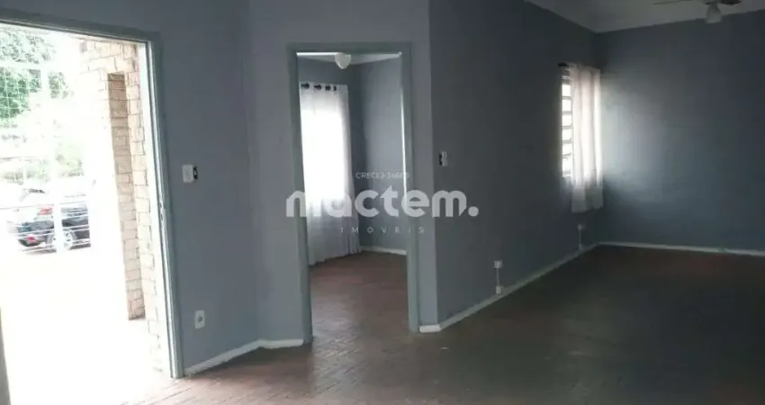 Sobrado para venda em Centro de 275.00m² com 4 Quartos, 2 Suites e 1 Garagem