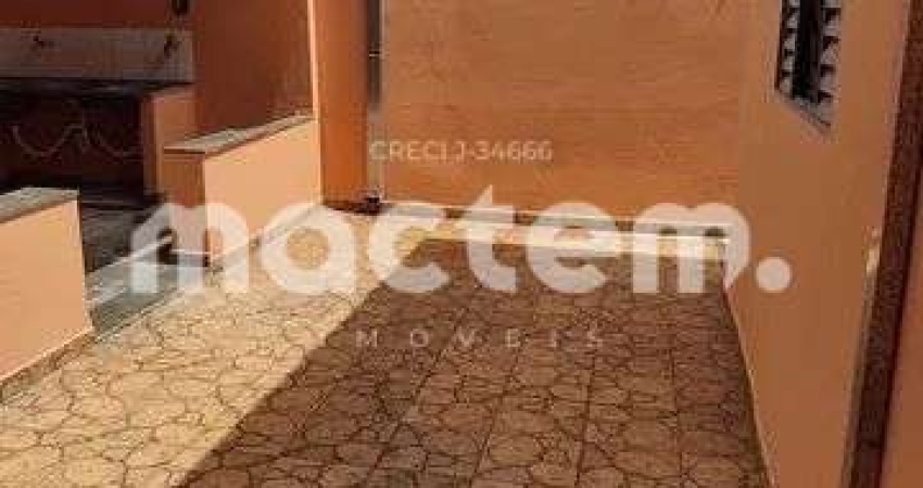 Casa para venda em Altinópolis de 200.00m² com 3 Quartos, 1 Suite e 2 Garagens