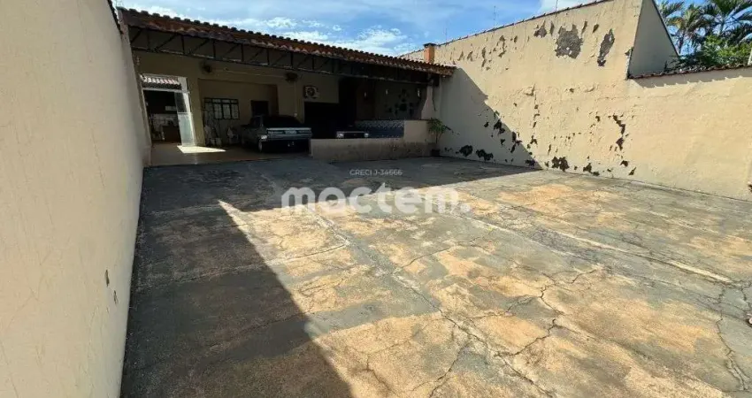 Casa para venda em Parque Das Figueiras de 250.00m² com 2 Quartos e 10 Garagens