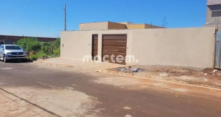 Casa para venda em Serrana de 73.00m² com 2 Quartos, 1 Suite e 1 Garagem