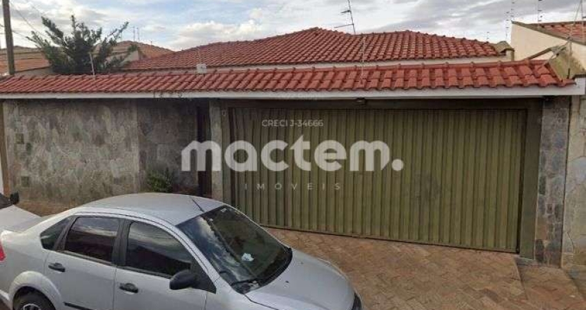 Casa para venda em Campos Elíseos de 181.00m² com 3 Quartos, 2 Suites e 4 Garagens
