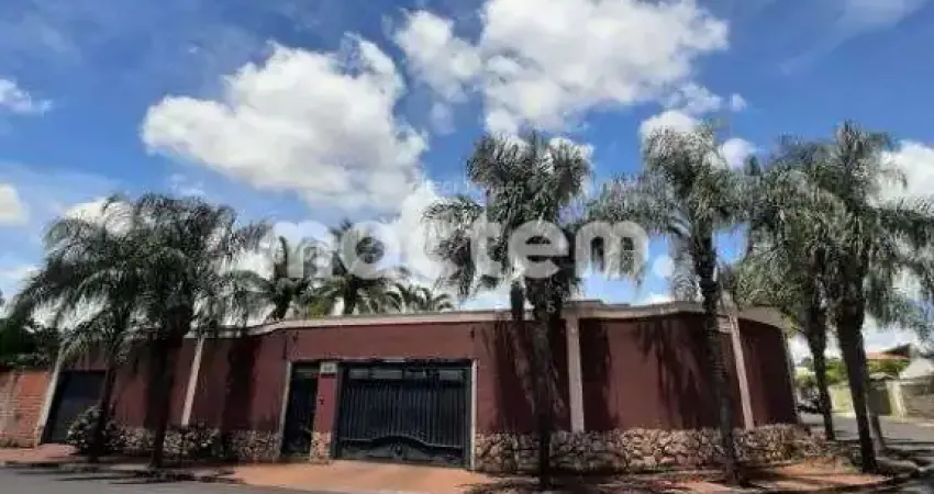 Casa para venda em Parque Das Figueiras de 360.00m² com 4 Quartos, 2 Suites e 8 Garagens