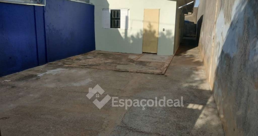 Casa para venda em Jardim Ferraz de 73.00m² com 2 Quartos e 2 Garagens