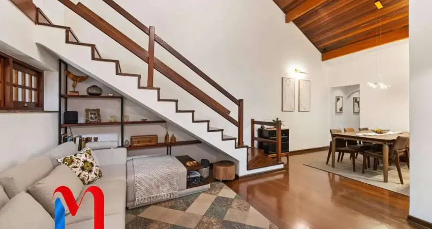Sobrado para venda em Centro de 240.00m² com 4 Quartos, 3 Suites e 3 Garagens