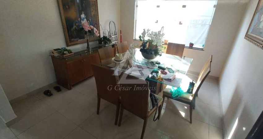 Casa para venda em Jardim São Caetano de 264.00m² com 3 Quartos, 1 Suite e 4 Garagens
