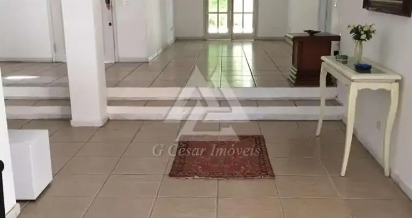 Sobrado para venda em Interlagos de 290.00m² com 5 Quartos, 5 Suites e 4 Garagens