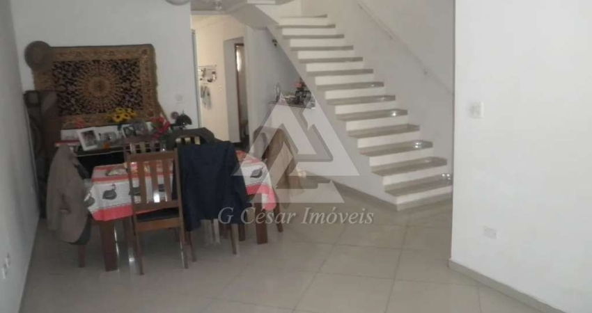 Sobrado para venda em Jardim Rina de 180.00m² com 3 Quartos, 1 Suite e 4 Garagens