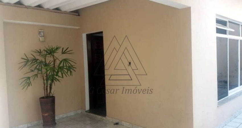 Casa para venda em Jardim Zaira de 250.00m² com 3 Quartos e 4 Garagens