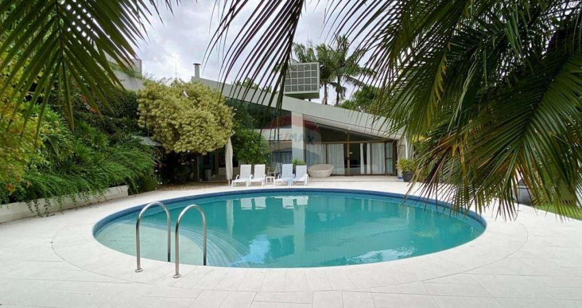 Casa de Condomínio para venda em Alphaville Residencial Um de 640.00m² com 3 Quartos, 3 Suites e 2 Garagens