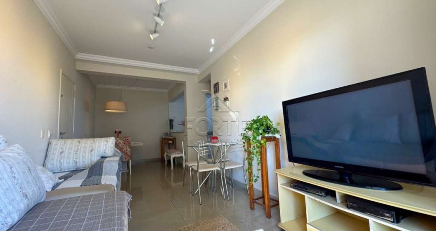 Apartamento para venda em Centro de 70.00m² com 2 Quartos, 1 Suite e 2 Garagens