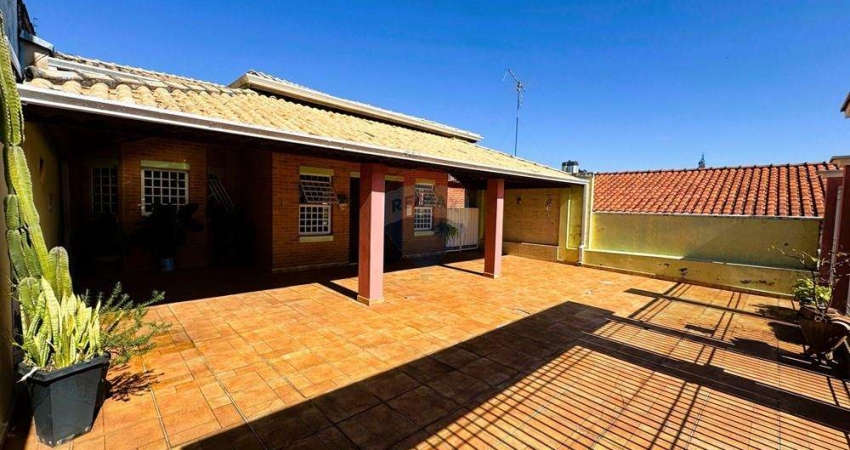 Casa para venda em Jardim Dona Nicota De Barros de 250.00m² com 3 Quartos e 6 Garagens