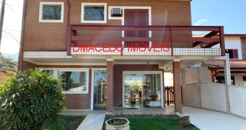 Casa para venda em Condominio Lagoinha de 250.00m² com 4 Quartos, 2 Suites e 4 Garagens