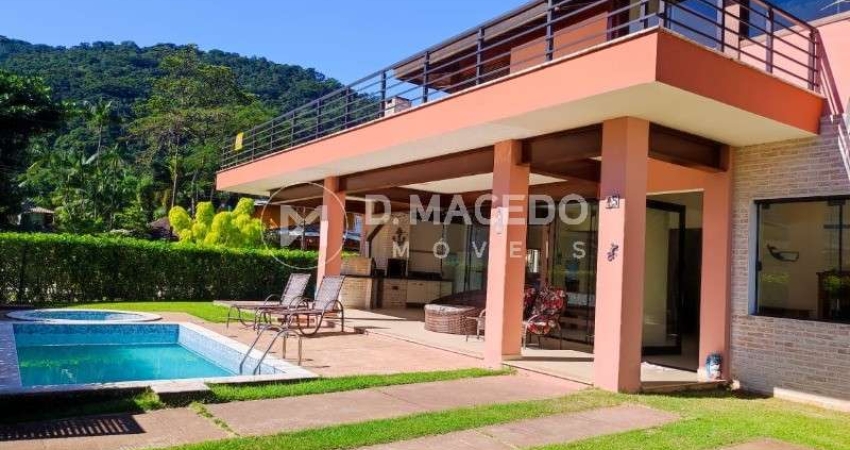 Casa para alugar em Condominio Lagoinha de 379.00m² com 4 Quartos, 4 Suites e 4 Garagens