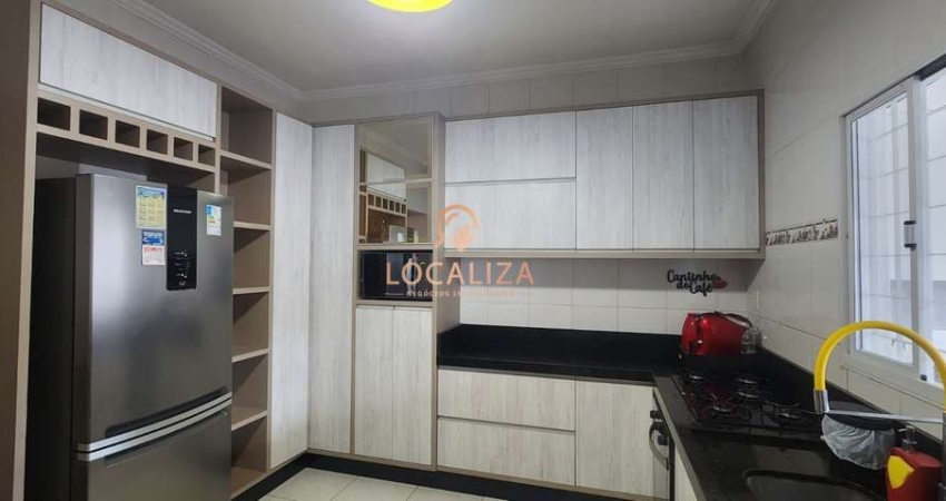 Casa para venda em Jardim Ismênia de 150.00m² com 3 Quartos, 1 Suite e 3 Garagens